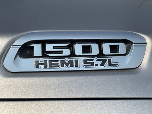 Used 2022 RAM 1500 Limited w/ Body-Colour Bumper Group AWD/4WD image 9