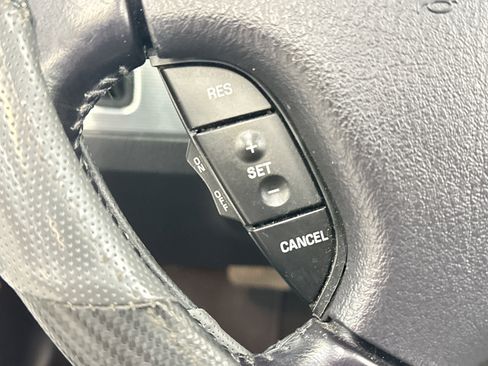 Used 2004 Ford Thunderbird Deluxe image 32