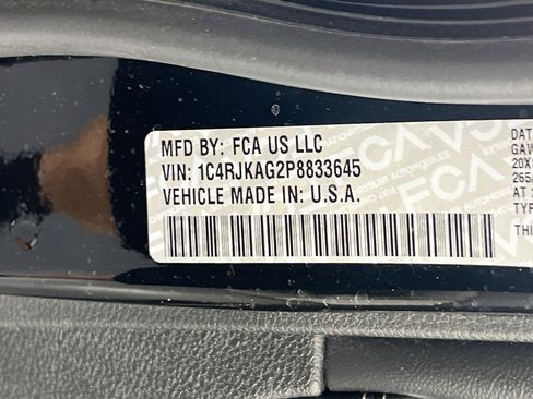Used 2023 Jeep Grand Cherokee L Laredo AWD/4WD image 33