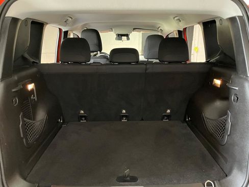 Used 2017 Jeep Renegade Altitude AWD/4WD image 13