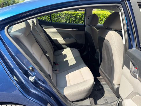 Used 2020 Hyundai Elantra SEL FWD image 32