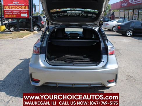 Used 2017 Lexus CT 200h image 10