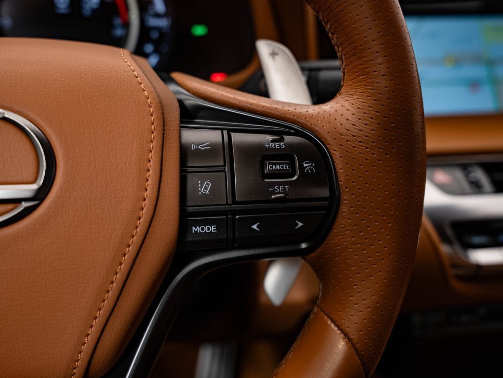Used 2018 Lexus LC 500 Coupe w/ Touring Package RWD image 27