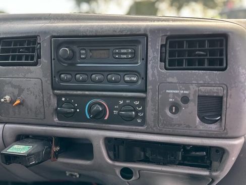 Used 2001 Ford F250 XL image 12