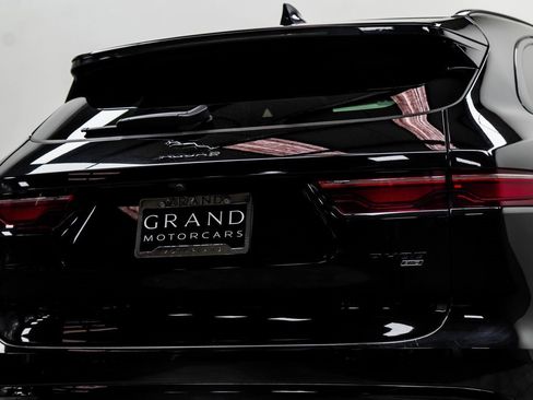 Used 2021 Jaguar F-PACE R-Dynamic S image 15