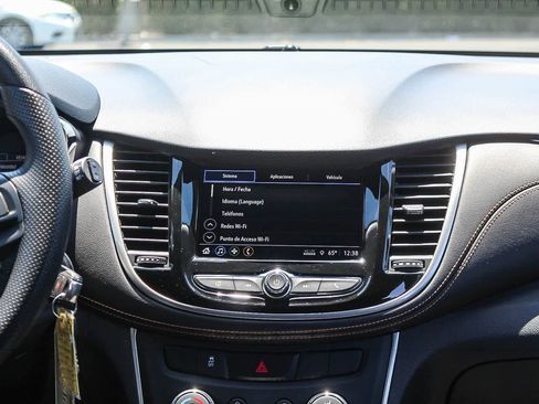 Used 2018 Chevrolet Trax LS AWD/4WD image 19