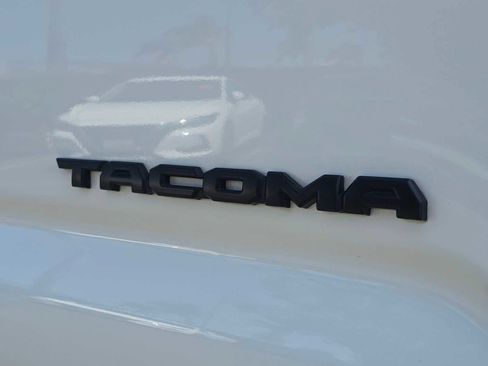 Certified 2023 Toyota Tacoma TRD Off-Road w/ TRD Premium Off Road Package AWD/4WD image 12