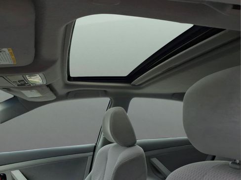 Used 2010 Toyota Camry LE FWD image 17