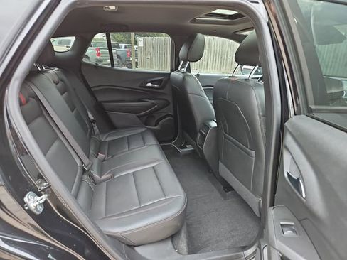 Certified 2024 Chevrolet Trax RS w/ Sunroof Package image 27