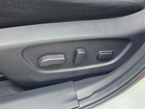 Used 2018 Nissan Rogue SV FWD image 21