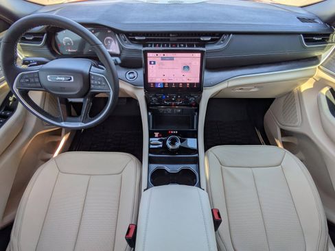 New 2025 Jeep Grand Cherokee Limited image 16