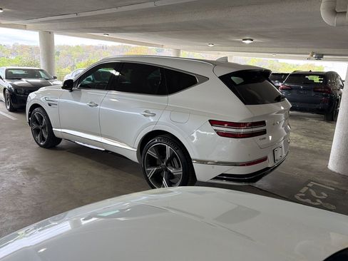 Used 2025 Genesis GV80 3.5T Prestige image 3