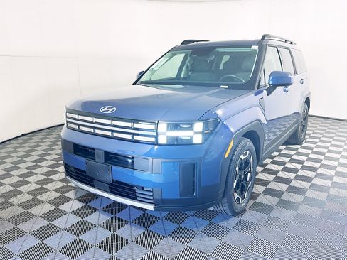 Used 2025 Hyundai Santa Fe SEL FWD image 7