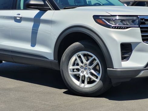 New 2026 Ford Explorer Active AWD/4WD image 2