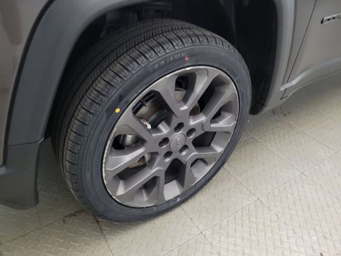 Used 2021 Jeep Compass Latitude AWD/4WD image 31