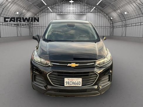 Used 2022 Chevrolet Trax LS w/ Tint and Cruise Package FWD image 3