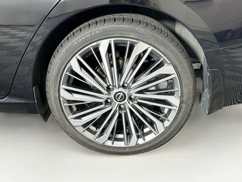 Used 2023 Nissan Altima 2.5 SL FWD image 11