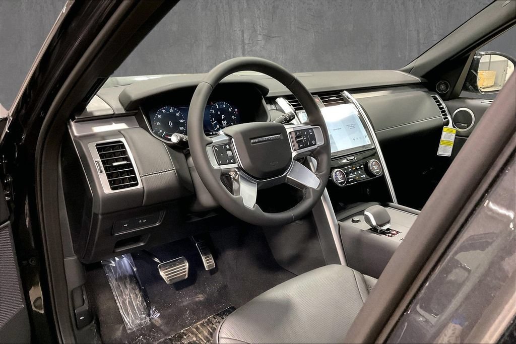 New 2026 Land Rover Discovery Limited Edition AWD/4WD image 7
