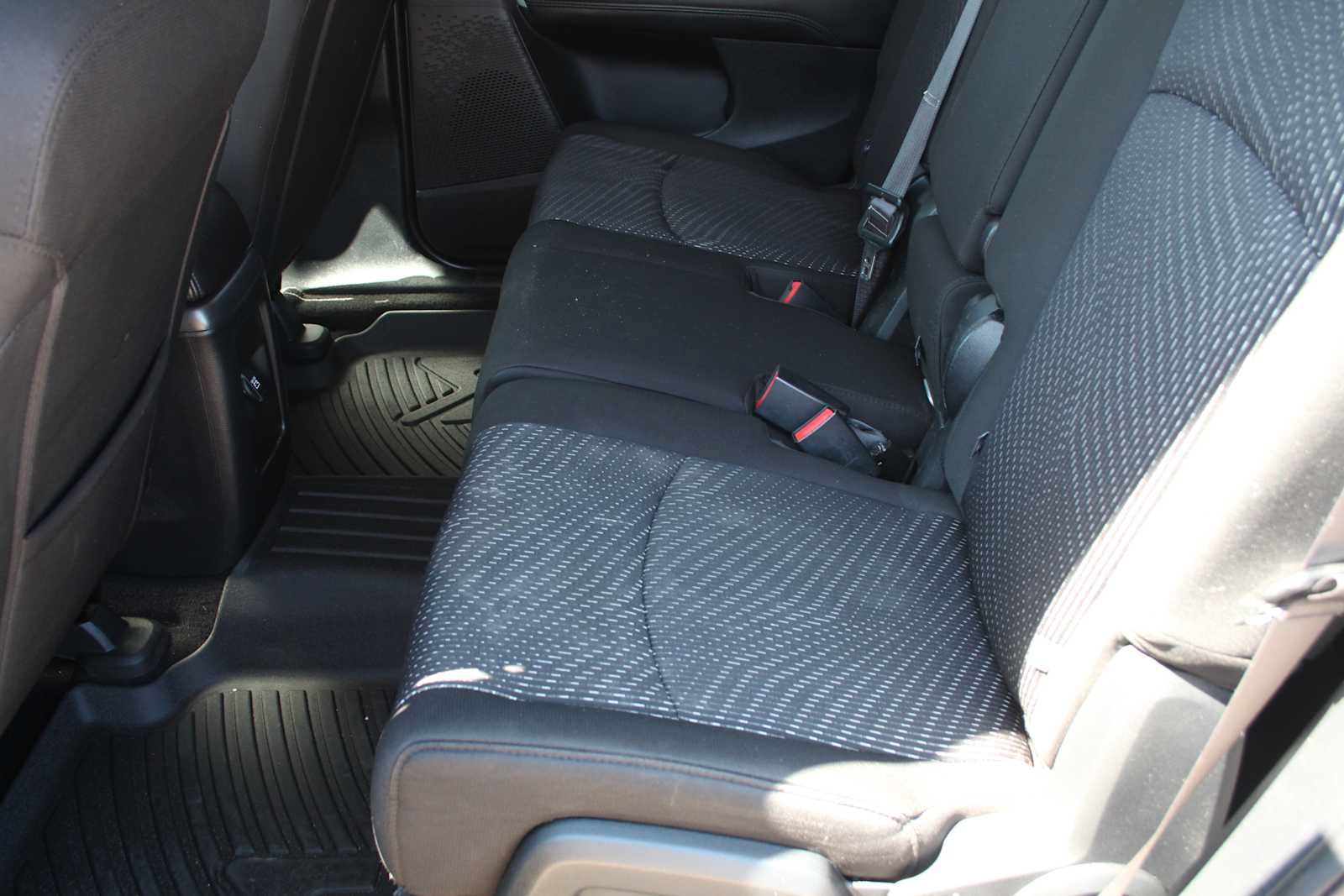 Used 2020 Dodge Journey SE w/ Blacktop Package FWD image 24