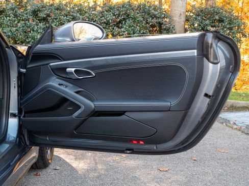 Used 2025 Porsche 718 Cayman image 29