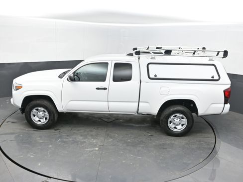 Used 2022 Toyota Tacoma SR image 33