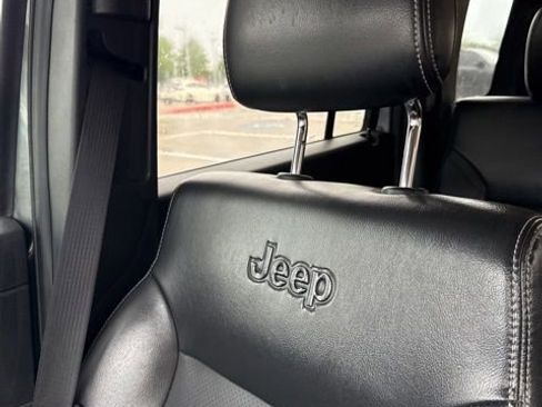 Used 2012 Jeep Liberty Sport RWD image 5
