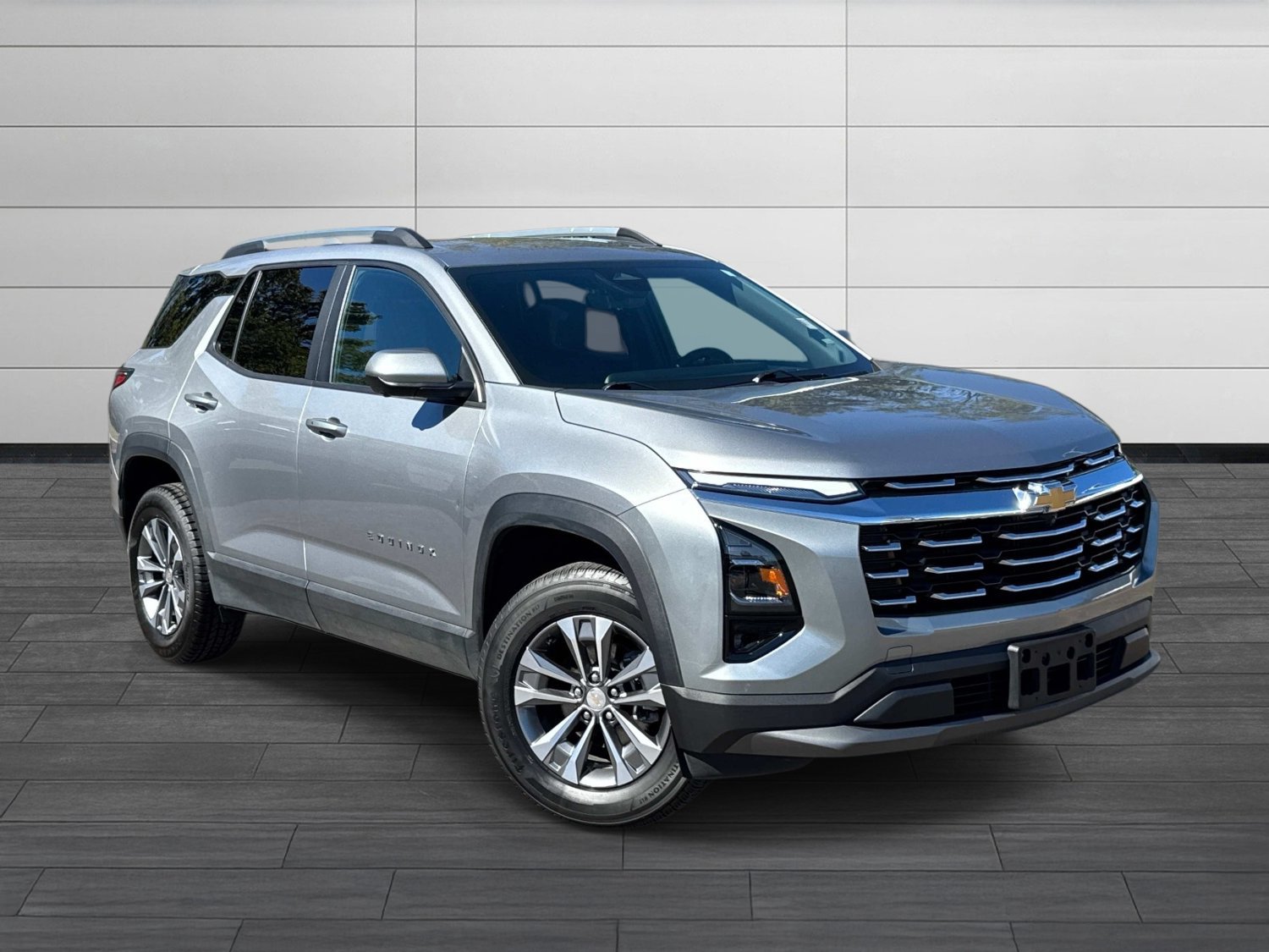Used 2025 Chevrolet Equinox LT w/ Convenience Package II FWD image 2