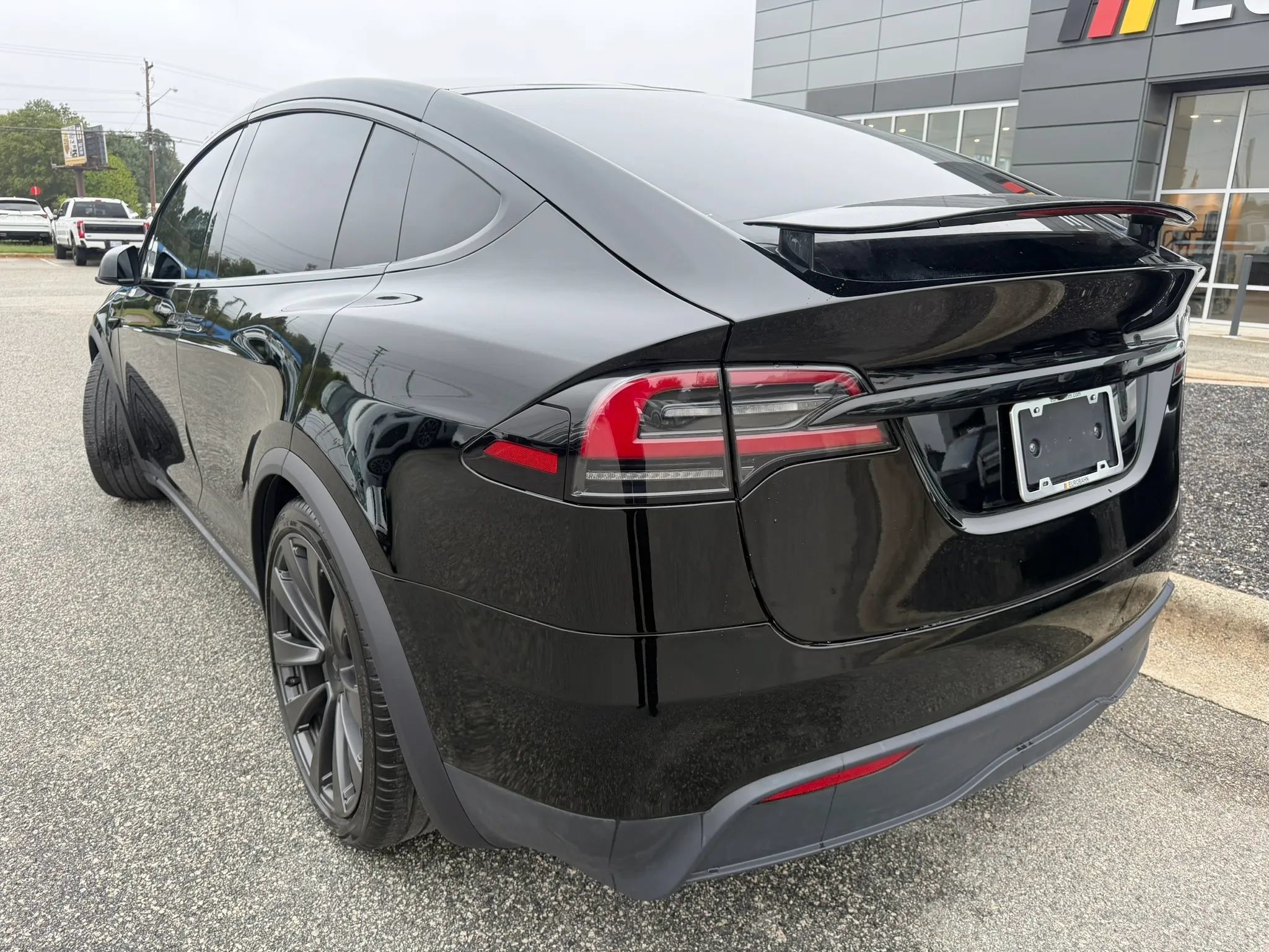 Used 2023 Tesla Model X AWD/4WD image 3