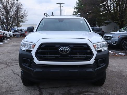 Used 2019 Toyota Tacoma SR image 2