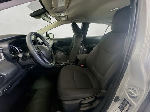 Used 2022 Toyota Corolla LE image 12