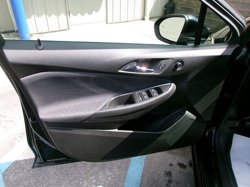 Used 2019 Chevrolet Cruze LT w/ Convenience Package image 14