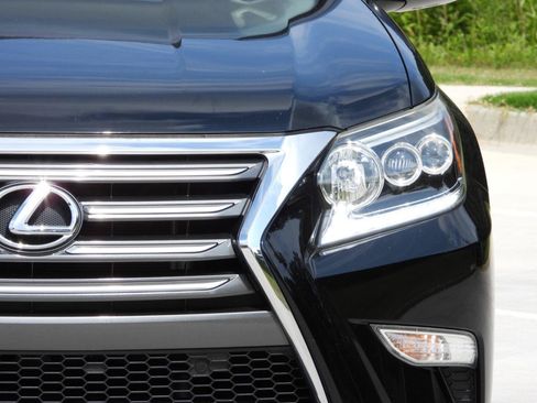 Used 2017 Lexus GX 460 w/ Navigation Package AWD/4WD image 38