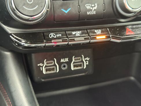 Used 2023 Dodge Durango GT image 33