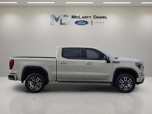 Used 2026 GMC Sierra 1500 AT4 w/ AT4 Premium Package AWD/4WD image 6