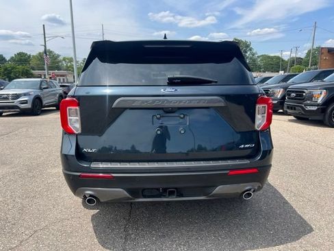Certified 2023 Ford Explorer XLT w/ Equipment Group 202A AWD/4WD image 5