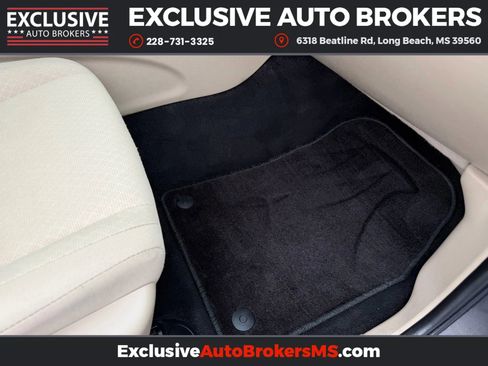 Used 2018 Jeep Grand Cherokee Laredo image 16