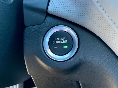 Used 2018 Chevrolet Equinox Premier image 33