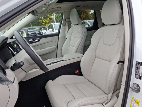 Used 2021 Volvo XC60 T6 Inscription w/ Advanced Package image 11