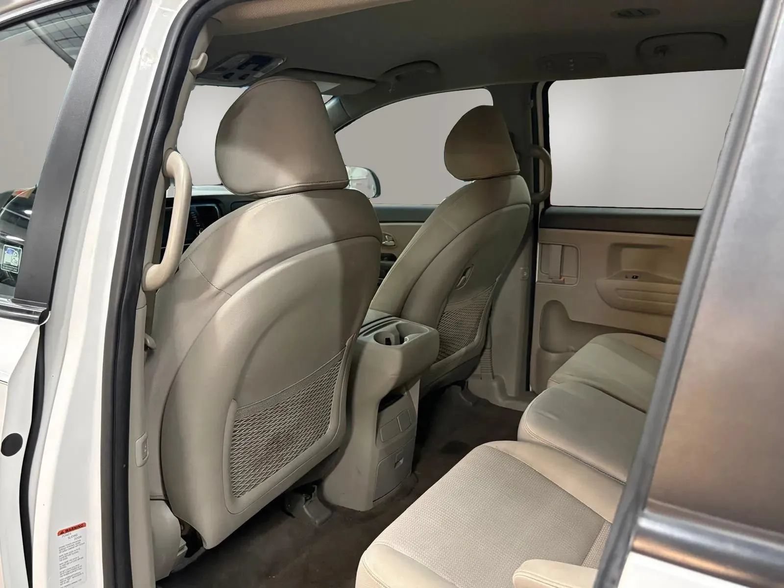 Used 2020 Kia Sedona LX FWD image 23