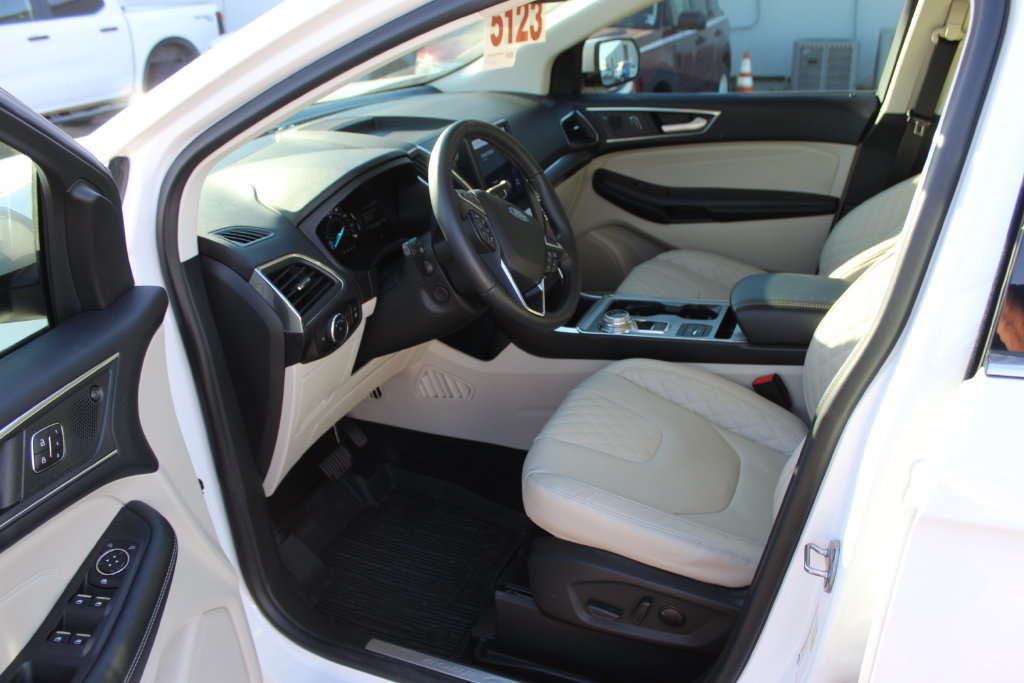 Used 2024 Ford Edge Titanium w/ Equipment Group 301A AWD/4WD image 10