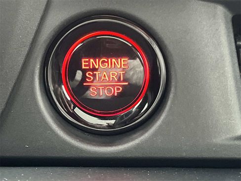 Used 2025 Honda Pilot Black Edition image 30