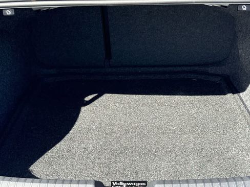 Used 2025 Volkswagen Jetta SE FWD image 25