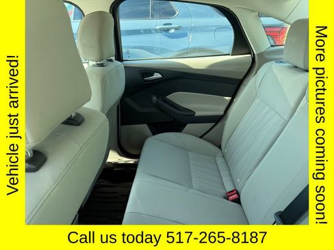 Used 2017 Ford Focus SE FWD image 4