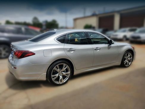 Used 2017 INFINITI Q70 3.7 w/ Sport Package RWD image 10