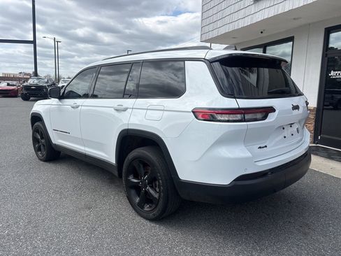 Used 2023 Jeep Grand Cherokee L Laredo image 6