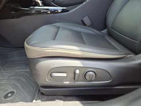 Used 2024 Chevrolet Trax ACTIV FWD image 25