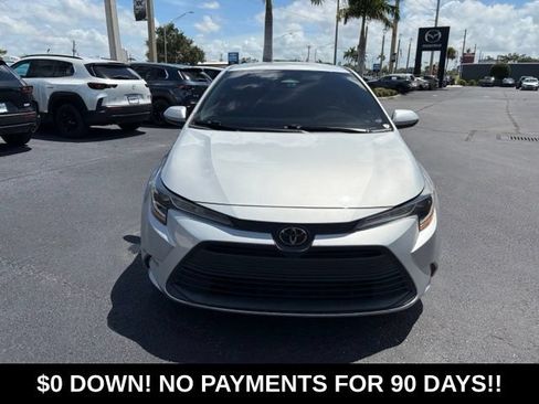Used 2023 Toyota Corolla LE FWD image 2