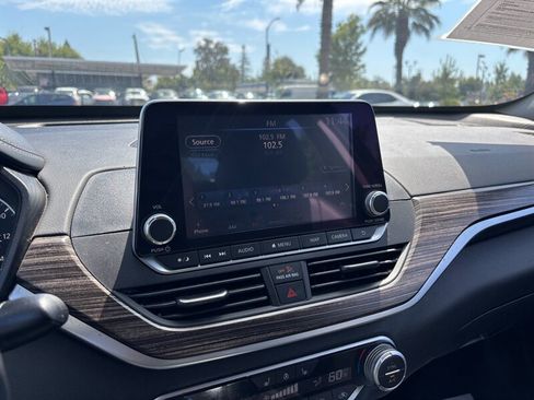Used 2020 Nissan Altima 2.5 SL FWD image 11