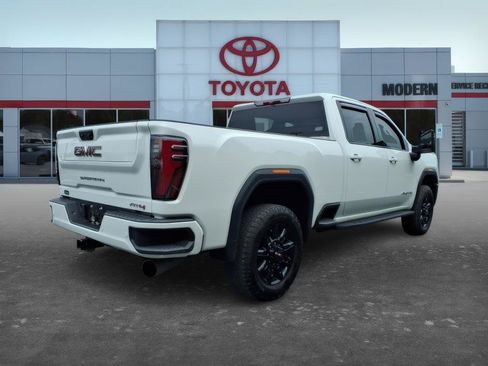 Used 2025 GMC Sierra 2500 AT4 AWD/4WD image 6