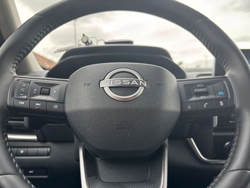 Used 2025 Nissan Rogue SV FWD image 28